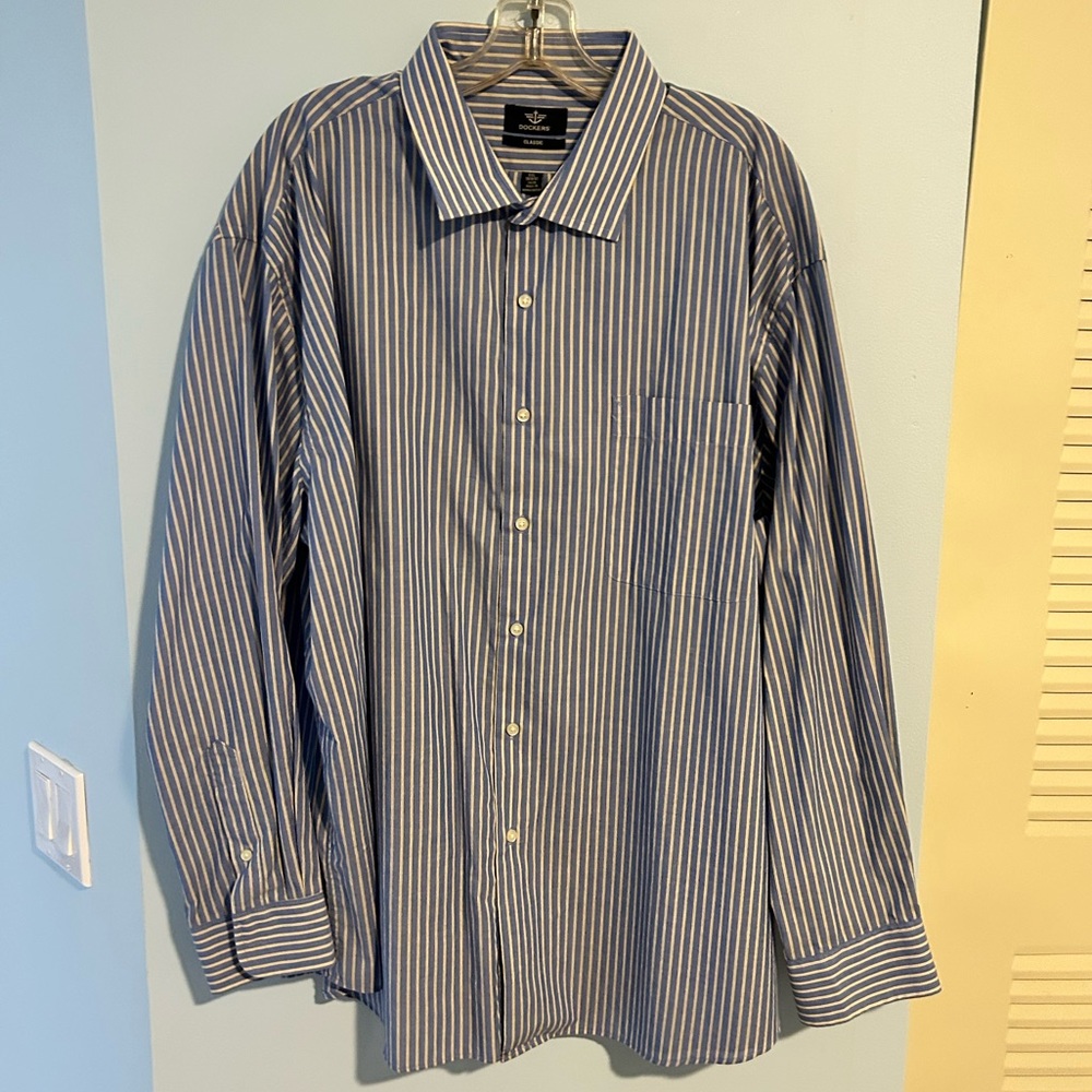 Dockers Button Down Shirt